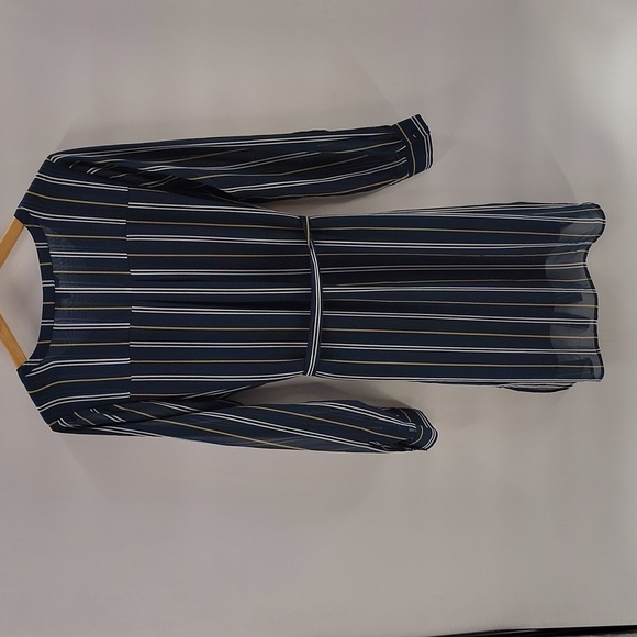 Signature Studio Button Down Dress Size Large Green Striped Sheer Sleeve W Belt - Picture 8 of 10